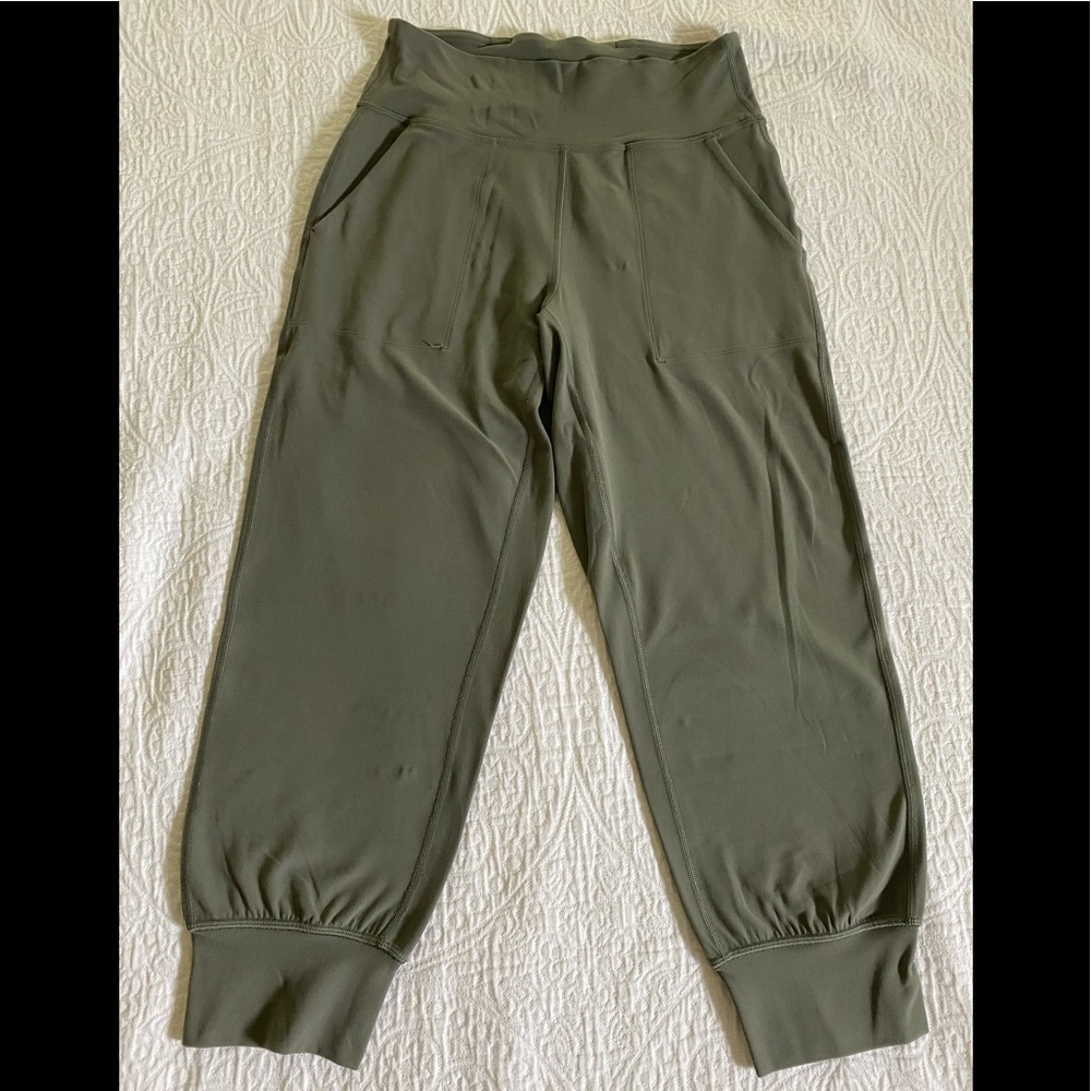 Align Joggers Crop
